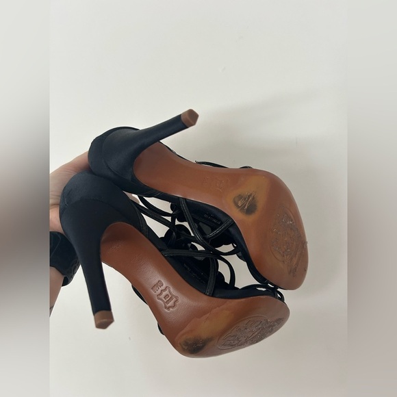 Tory Burch Black Leather Blossom Floral Embellished Sandals Size 6.5 - Picture 5 of 8